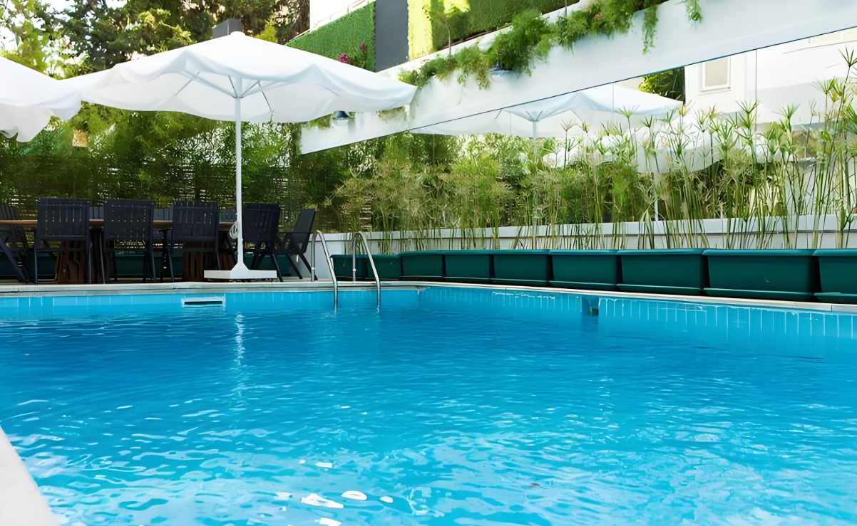 Pool & Aquarium Pool & Aquarium